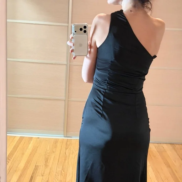 LICHI One Shoulder Midi Dress with Scarf in sz. SMALL - Picture 5 of 11